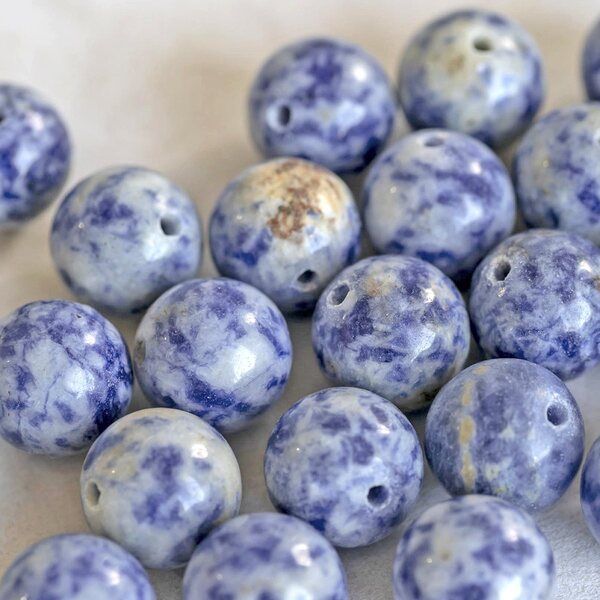 бусина имитация нефрита 12, цвет белый с голубым, 12 мм (стренд 8 шт.)