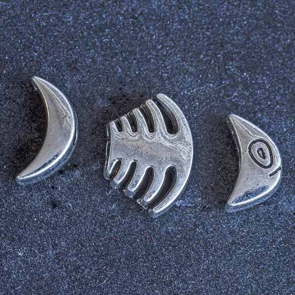 бусина, металл "беспокойная рыбка", цвет античное серебро, 20x13.5x4 мм