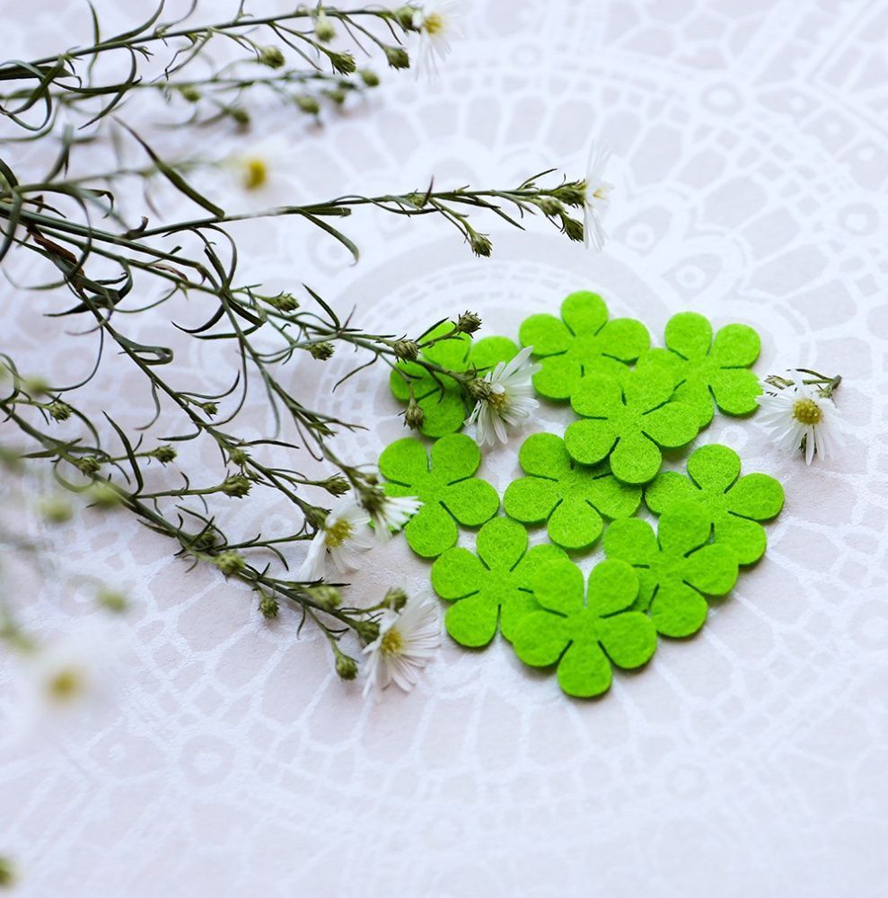 вырубка из фетра 933 цвет шартез темный "ветреница", 20 мм (уп 10 шт)