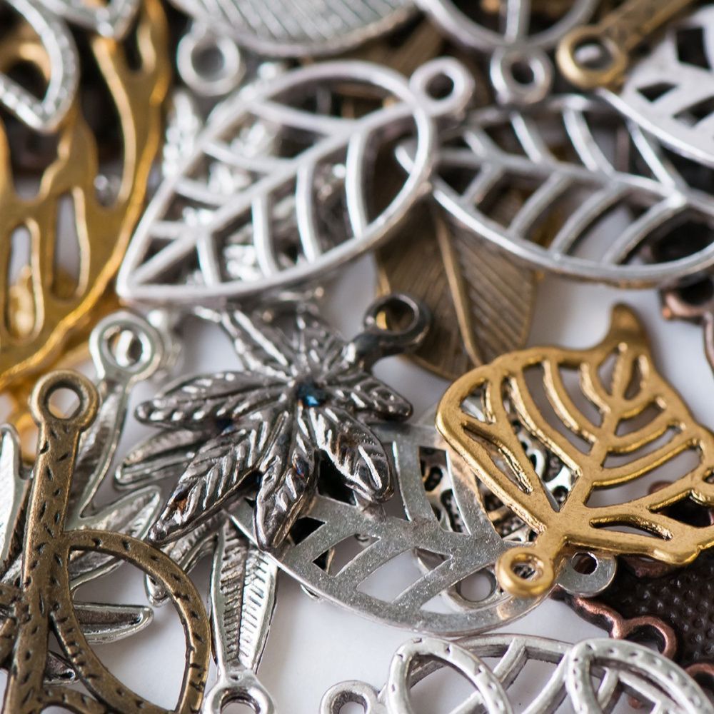 микс металлический из подвесок "листики", цветовой и размерный микс (уп 20 г)