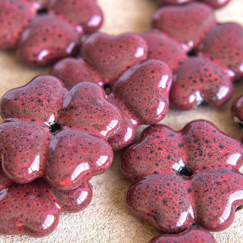 бусина, керамика "клевер", цвет красный, 28x28x7 мм