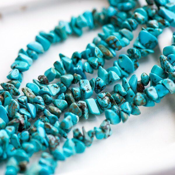 бусина бирюза синтетическая, осколки, цвет бирюзовый, 5-12x4-8 мм (уп. 10 г)