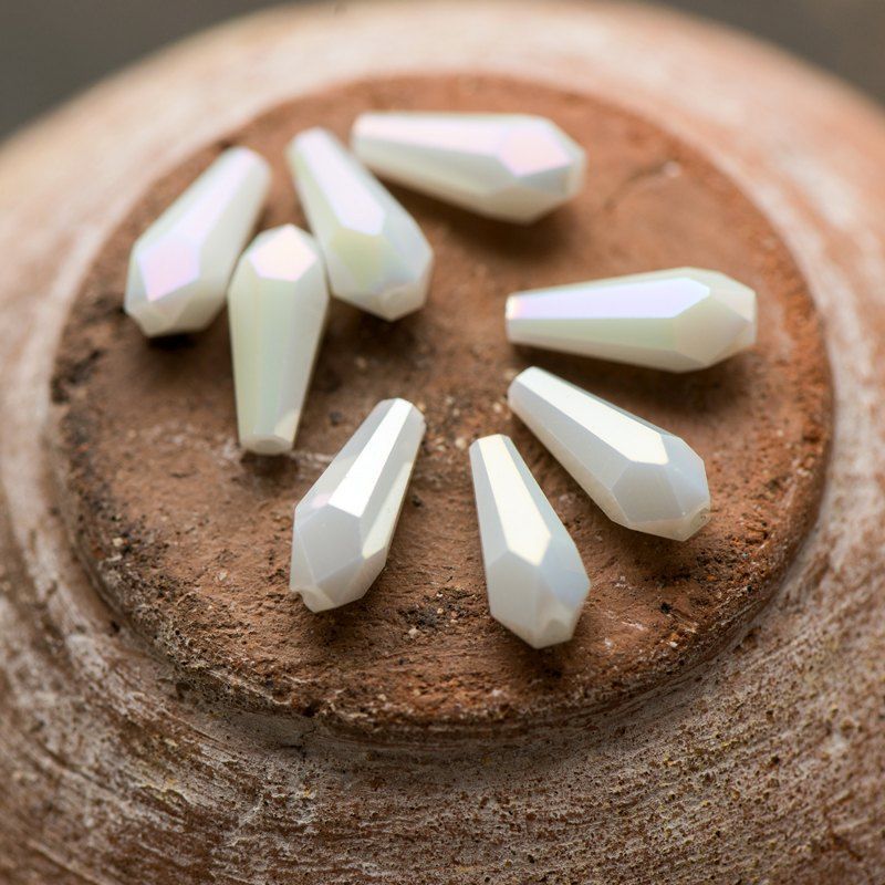 (им)бусина "капля", граненая, стекло, цвет белый перламутровый, 14x6 мм