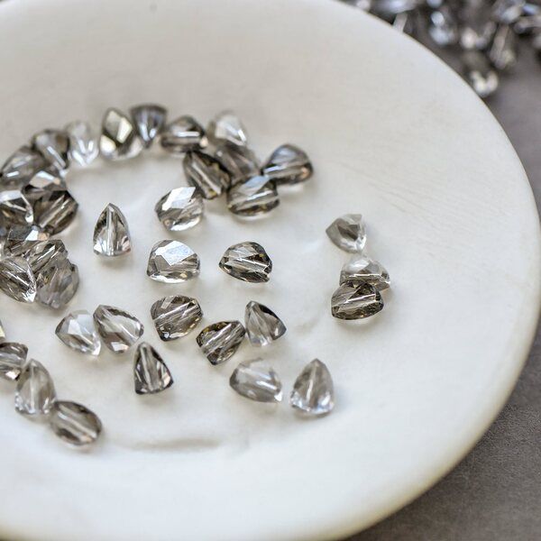 бусина "треугольник", стекло, цвет прозрачный/платиновый, 8x6x6 мм