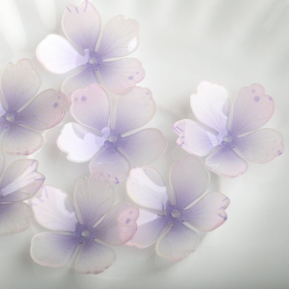 бусина, акрил "цветок сливы", цвет белый/сиреневый, 28x28x8-10 мм