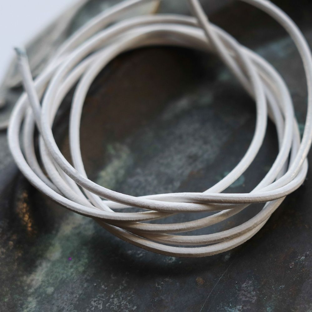 шнур кожаный, цвет белый, диаметр 2 мм