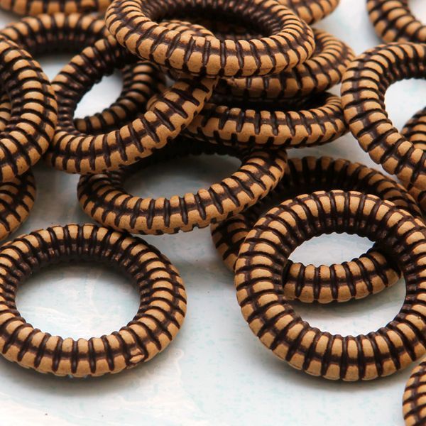 бусина, имитация дерева, акрил "кольцо", цвет коричневый, 24 мм