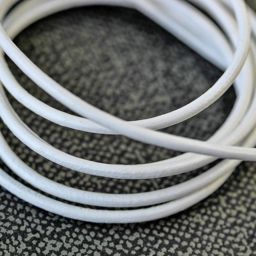 шнур кожаный, цвет белый, диаметр 2 мм