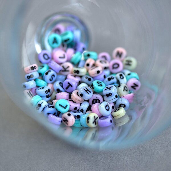 бусина, акрил "алфавит английский", пастельный микс/черный, 6.5x3 мм