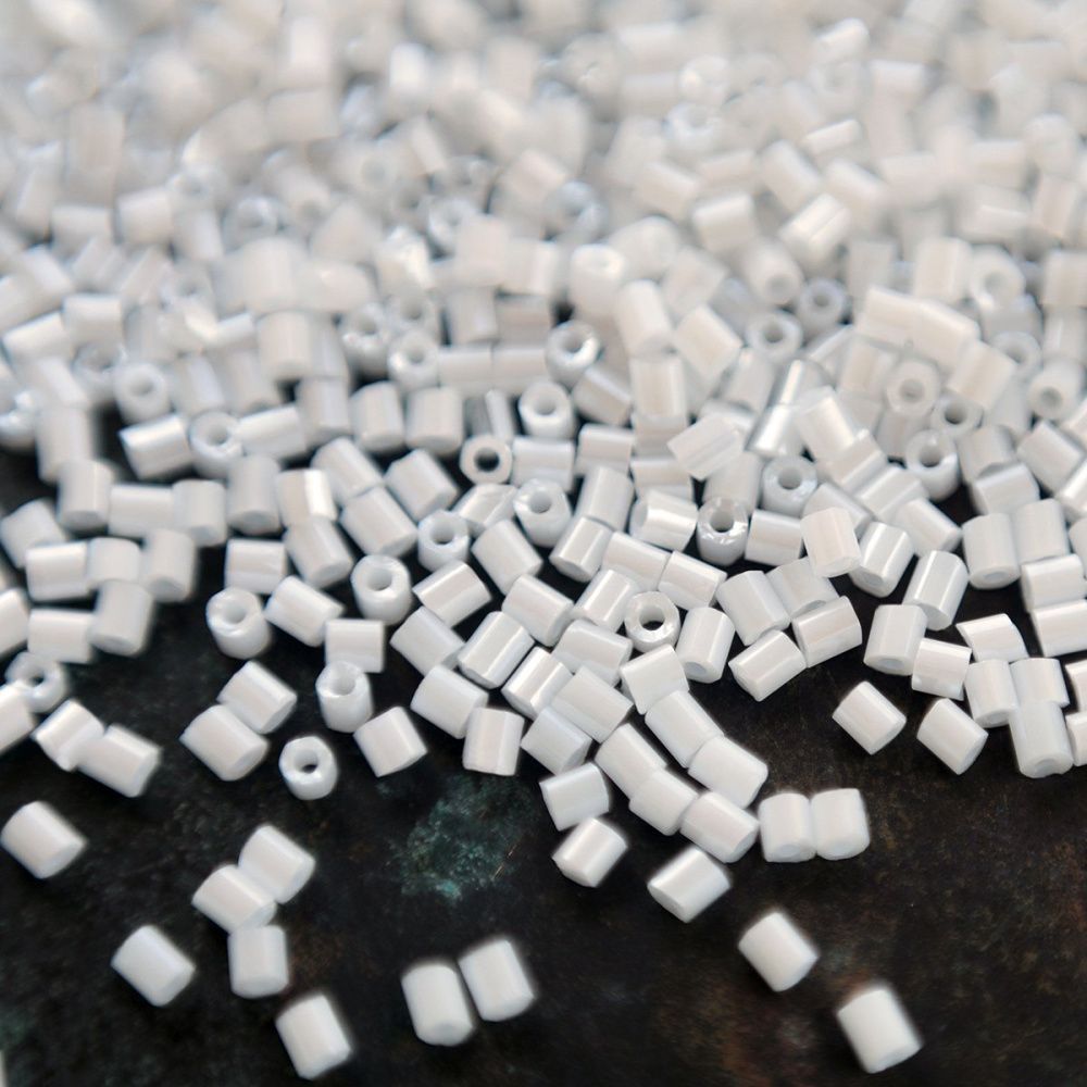 бисер "радуга", рубка-гексагон, цвет жемчужно-белый люстровый, 2-3x2 мм (уп 7 г)