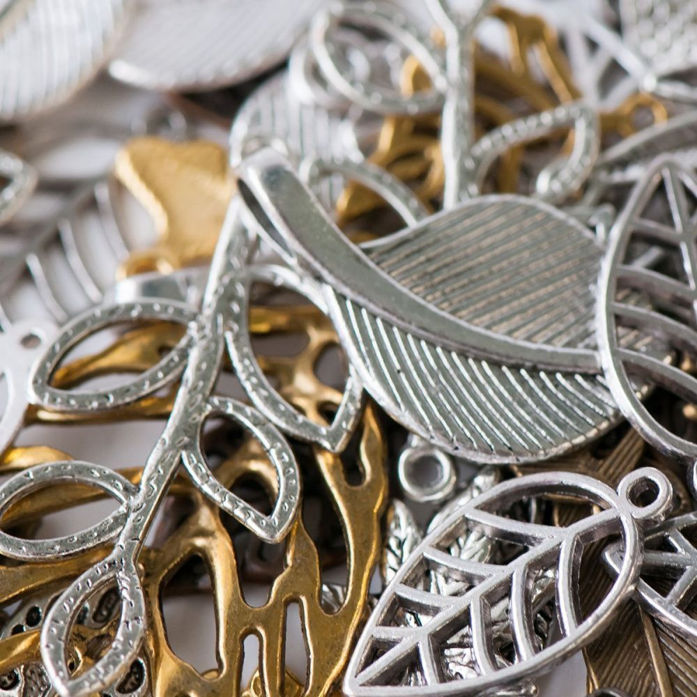 микс металлический из подвесок "листики", цветовой и размерный микс (уп 20 г)