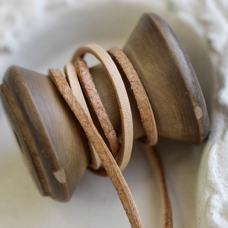 шнур кожаный, плоский, цвет бежевый, 3х2 мм