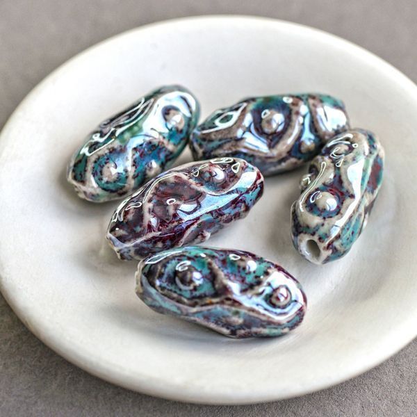 бусина, керамика "антик-дзи", овальная, цвет голубой/красный, 35x17-18x15-16 мм