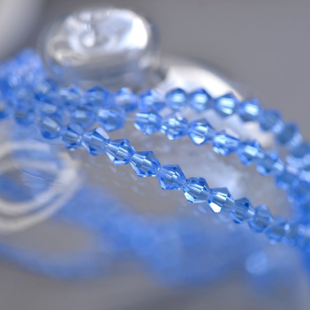 бусина, стекло биконус 6, цвет голубой, 6 мм