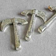 Подвеска металлическая "Топор", цвет античное серебро, 35x26x7 мм