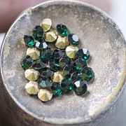 Стразы горный хрусталь, цвет изумрудный, 2.8 мм (уп 10 шт)