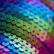 Пайетки на нити, цвет пудровый глиттер радужный, диаметр 6 мм