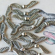Разделитель для бусин "Крылья купидона", цвет античное серебро
