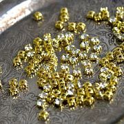 Стразы в цапах пришивные, стекло, цвет золото/прозрачный, 6x5 мм (уп 30 шт)