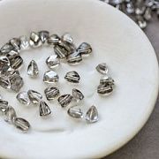 Бусина "Треугольник", стекло, цвет прозрачный/платиновый, 8x6x6 мм