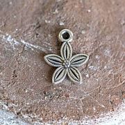 Подвеска металлическая "Пятицветик", цвет античное серебро, 13.5х10.5 мм