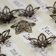 Шапочка для бусин "Лилия", античная бронза, 18х3 мм