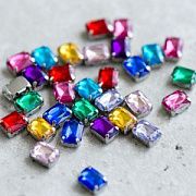 Стразы в цапах, прямоугольник, платина/акрил, цветовой микс, 8x6x4 мм