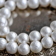 Ракушечный жемчуг круглый, текстурированный, цвет бело-кремовый, 10 мм