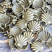 Подвеска металлическая "Королевский гребешок", античная бронза, 16.5x14x3 мм