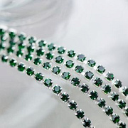 Цепочка "Стар", со стразами Emerald, цвет серебро, 2.5 мм, стразовая лента