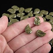 Подвеска им.коралла "Листик", цвет темно-оливковый, 14x9x3.5 мм