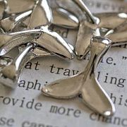 Подвеска металлическая "Хвост кита", цвет платина, 16x16x5.5 мм