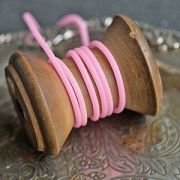 Шнур резиновый, с отверстием, цвет розовый, 2 мм