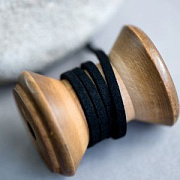 Шнур из искусственной замши, черный, 3х1.5 мм