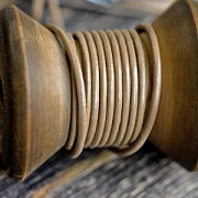 Шнур кожаный, цвет коричневый светлый, диаметр 1.5 мм