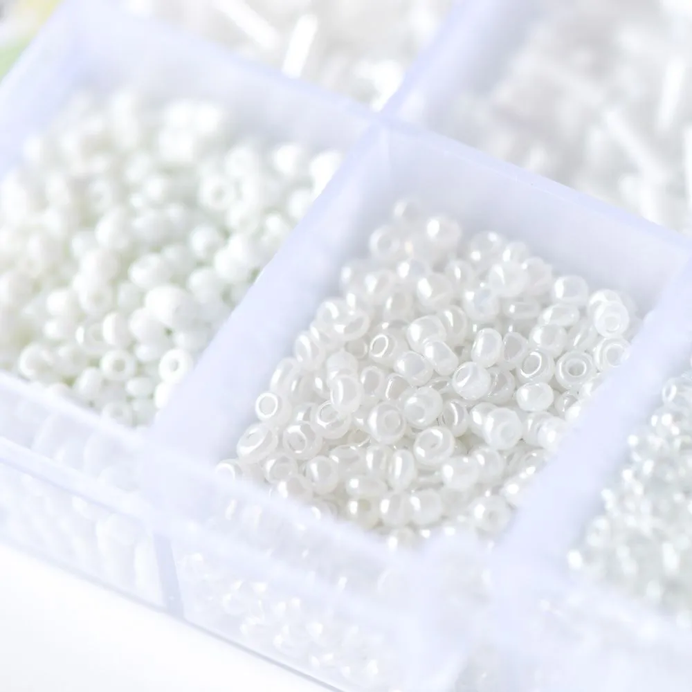 набор бисера и бусин "белый перламутр" для рукоделия/бисероплетения/детского творчества