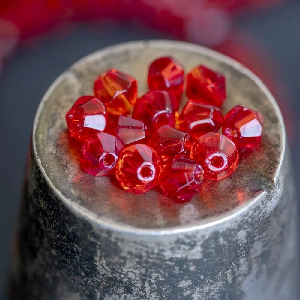 бусина, стекло биконус, цвет красный, 4 мм (уп.30+/-5 шт)