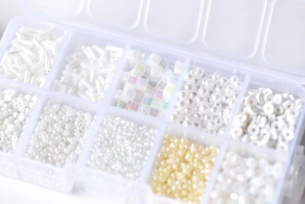 набор бисера и бусин "белый перламутр" для рукоделия/бисероплетения/детского творчества