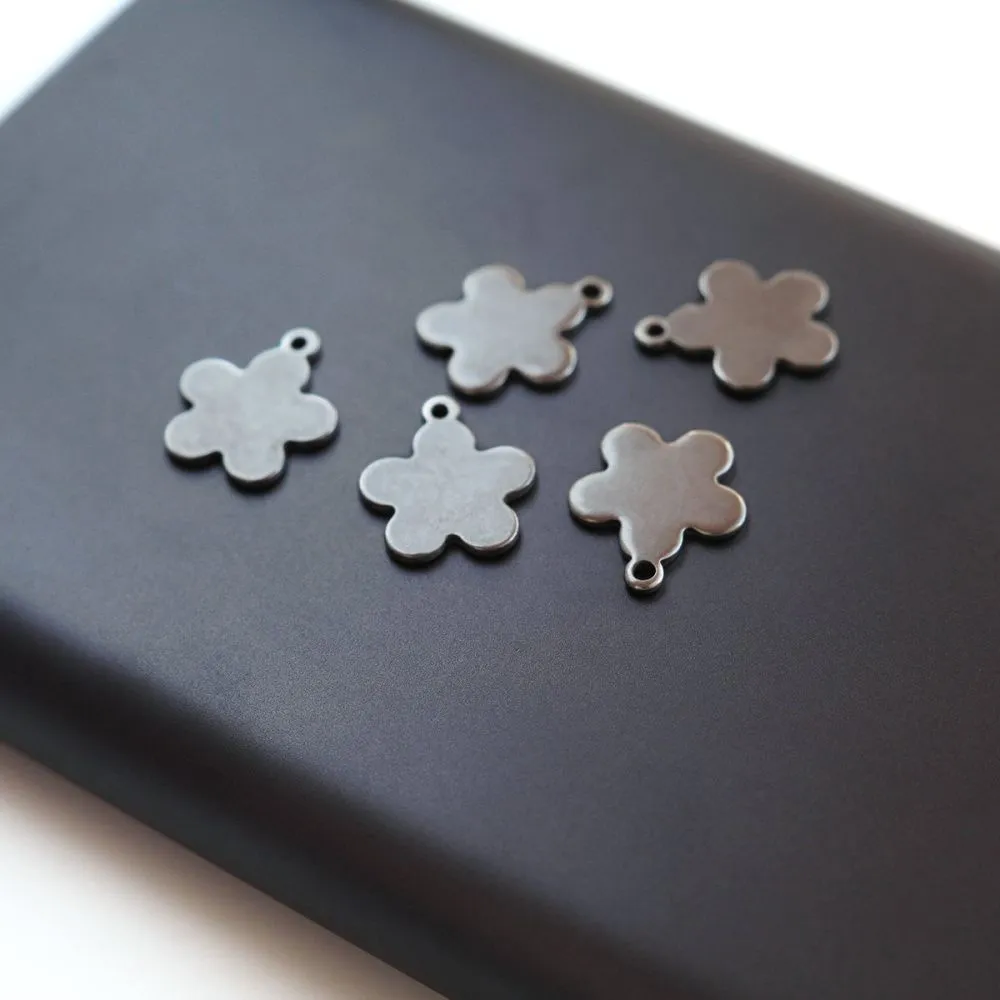 подвеска стальная "цветочек", цвет стальной, 13.5x12x1 мм