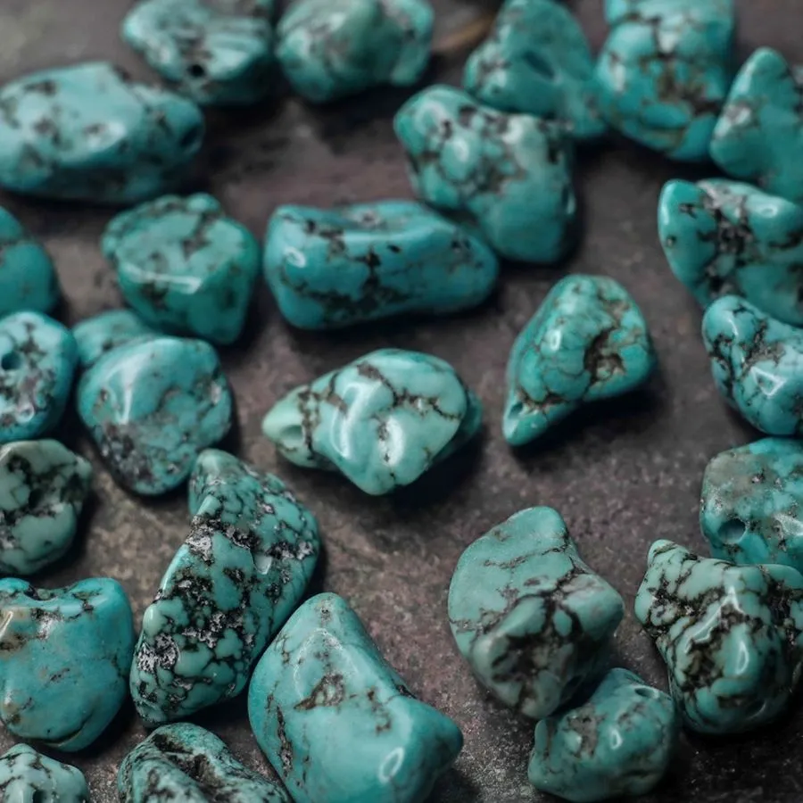 бусина бирюза, осколки, цвет светло-бирюзовый, 9-19x7-12x5-11 мм (уп 10 г)